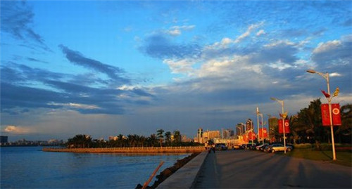 玉白是哪个品牌的板材颜色（玉白是哪个品牌的板材颜色不一样）